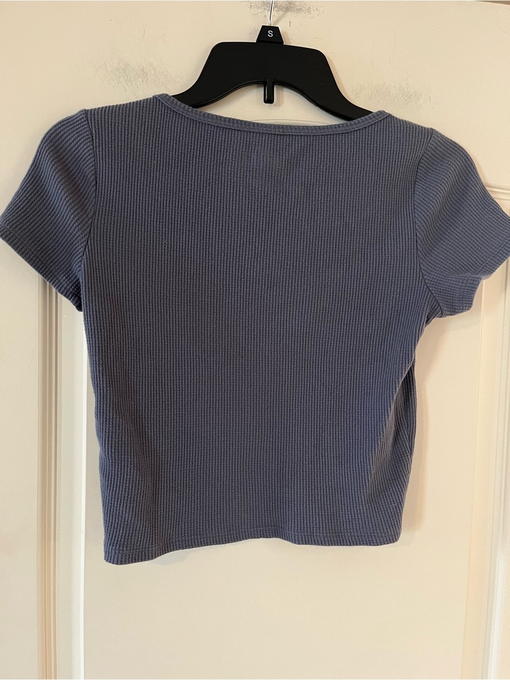 Hollister Women's Short Sleeve Scoop Neck Button-Front Crop Top - Slate Blue-SM - Picture 8 of 12